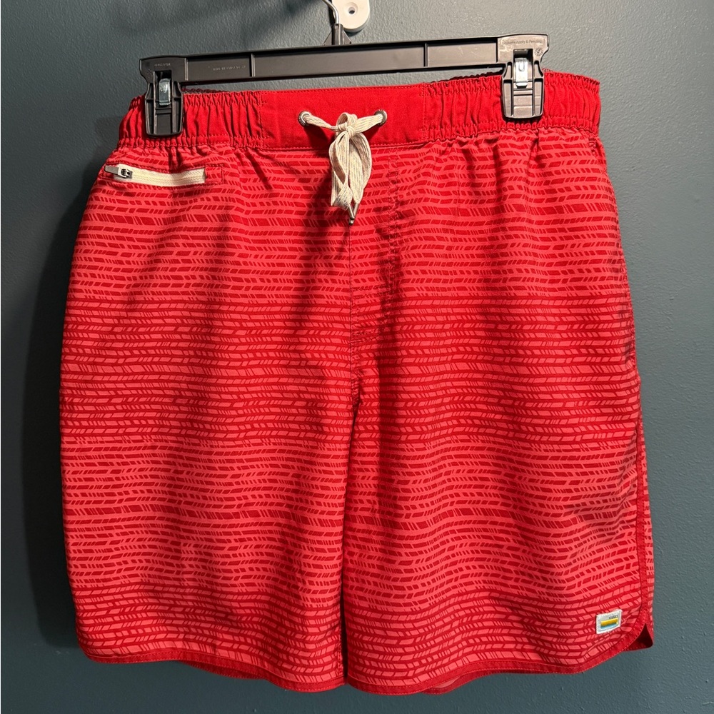 Vuori Banks Shorts in Size L